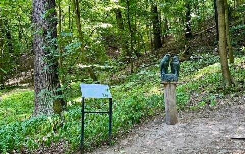 Käuzchenweg mit Infotafel und Kauz