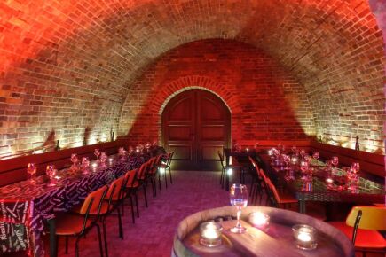 Piwniczka na wino Goldener Wagen