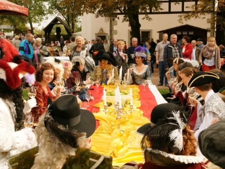 Höfische Festtafel zum CHurfürtslichen Weinbergsfest in der Radebeuler Hoflößnitz