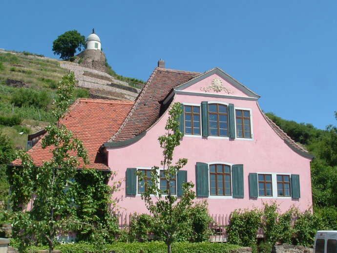  Enjoying wine in one of Saxony's smallest wineries 