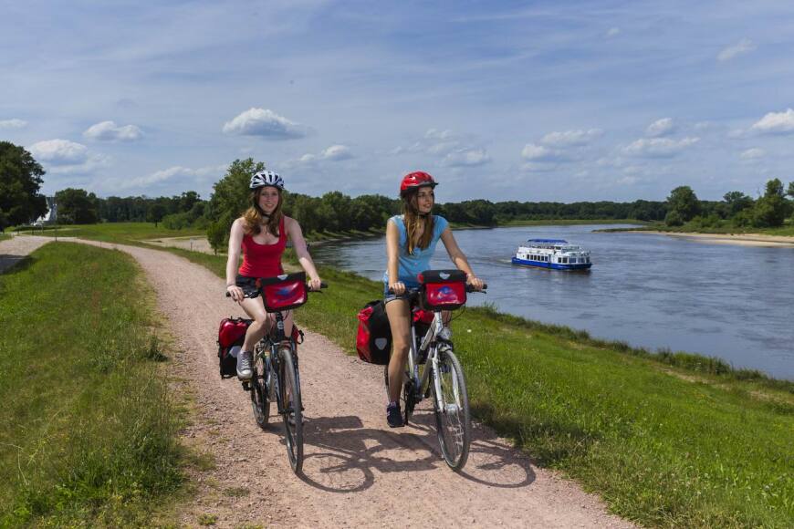  Landschaft und Natur lassen sich vom Fahrrad aus besonders gut genießen und e... 