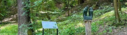 Käuzchenweg mit Infotafel und Kauz