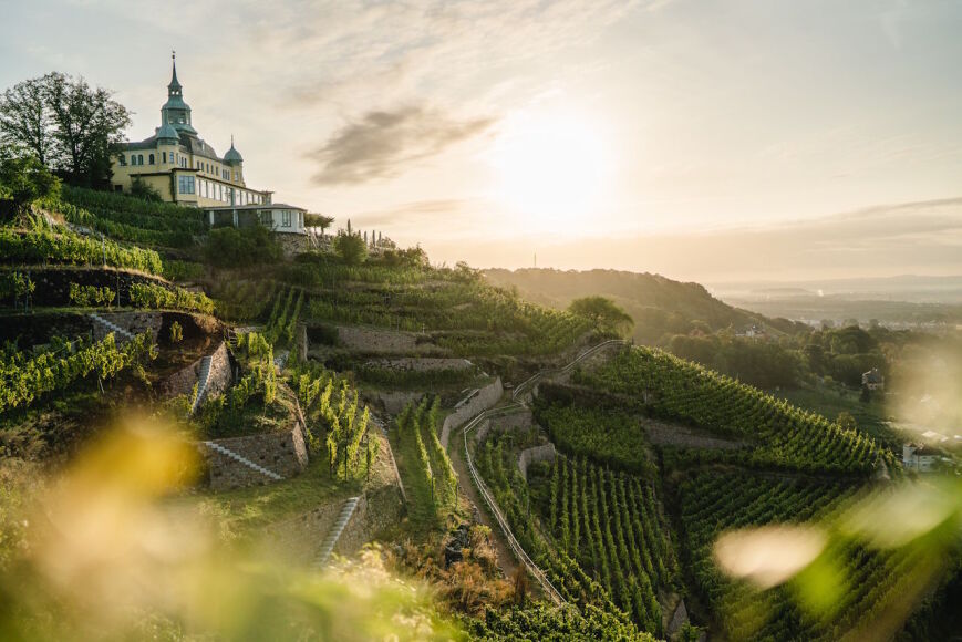  On the trail of traditional gems 