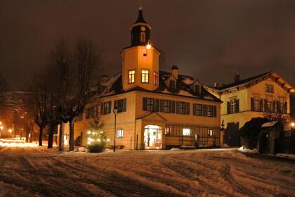 Im Herzen der Oberlößnitz befindet sich das Weingut Karl Friedrich Aust. Umgeben von der sächsischen Spitzenlage, dem \